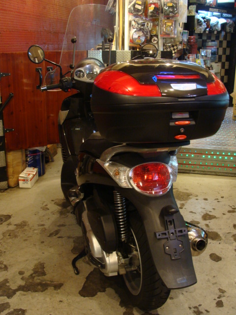 aprilia スカラベオ400.ie