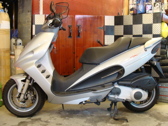 マラグーティ ファントムMAX250