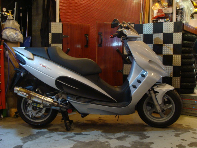 マラグーティ ファントムMAX250