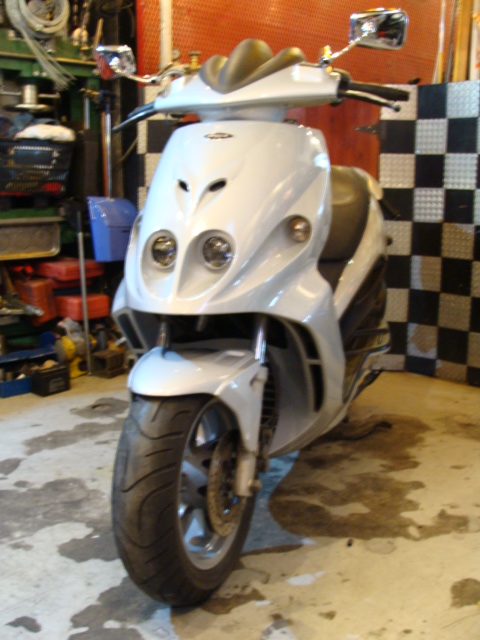 マラグーティ ファントムMAX250