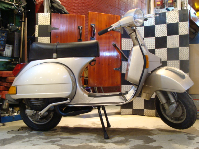 Vespa PX200E