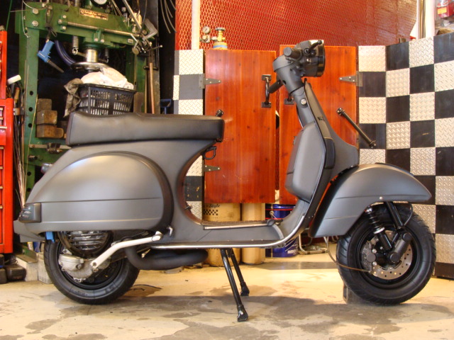 Vespa P200E