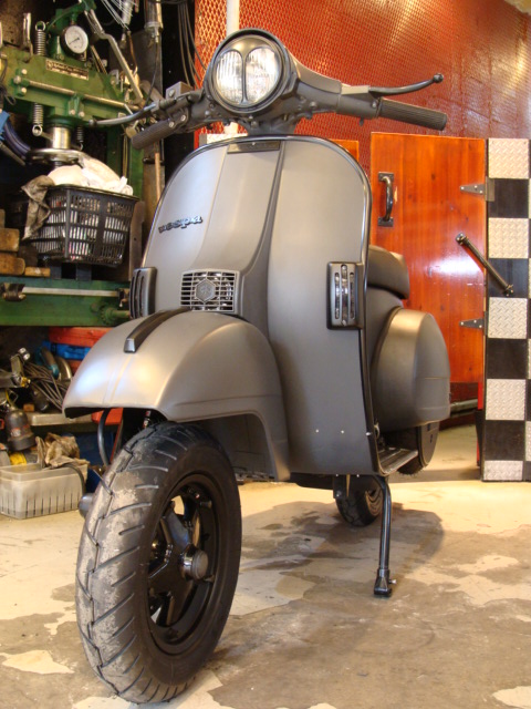 Vespa P200E