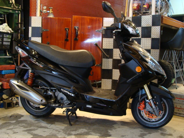 KYMCO レーシングキング180FI