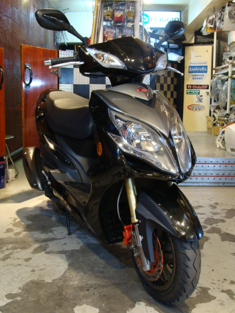 KYMCO レーシングキング180FI