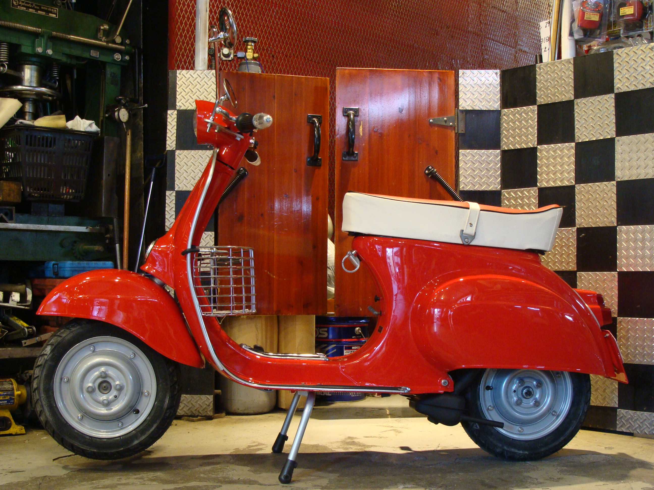 Vespa 100 vintage