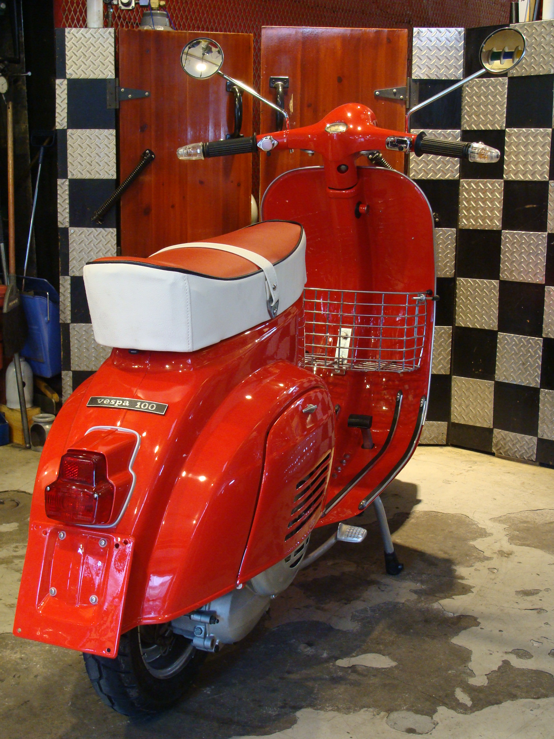 Vespa 100 vintage