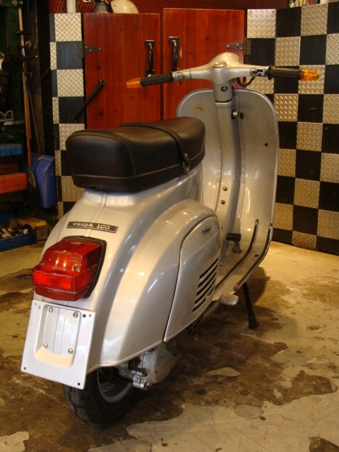 Vespa 100 vintage