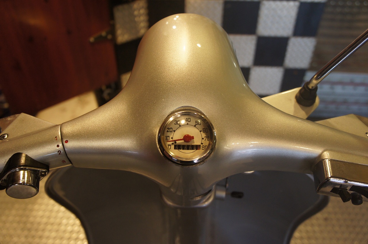 Vespa 100