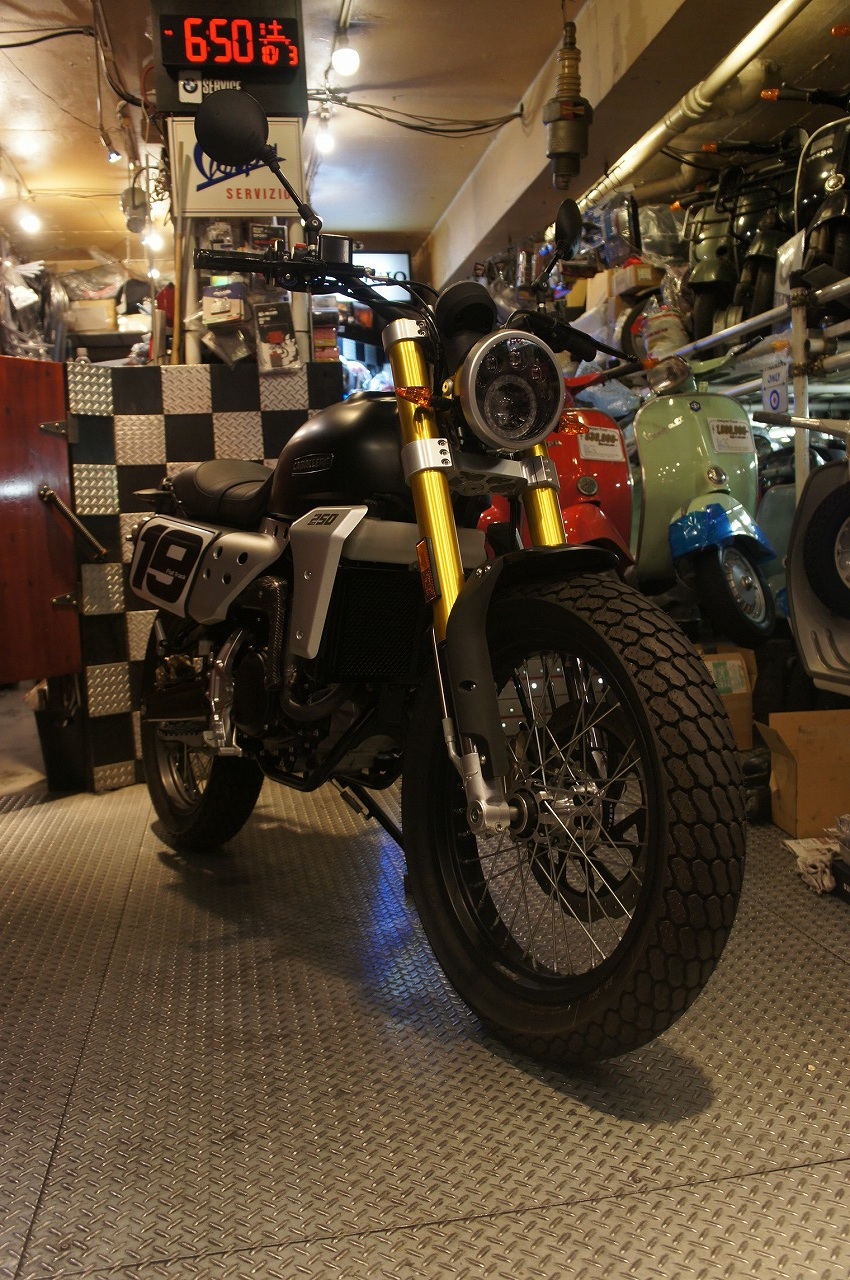 FANTIC　CABALLERO FlatTrack250