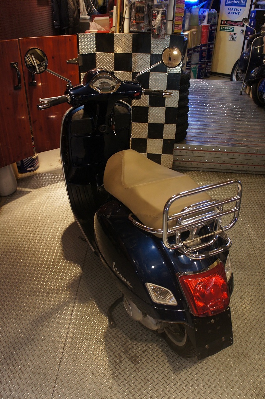 Vespa GTS250ie-3