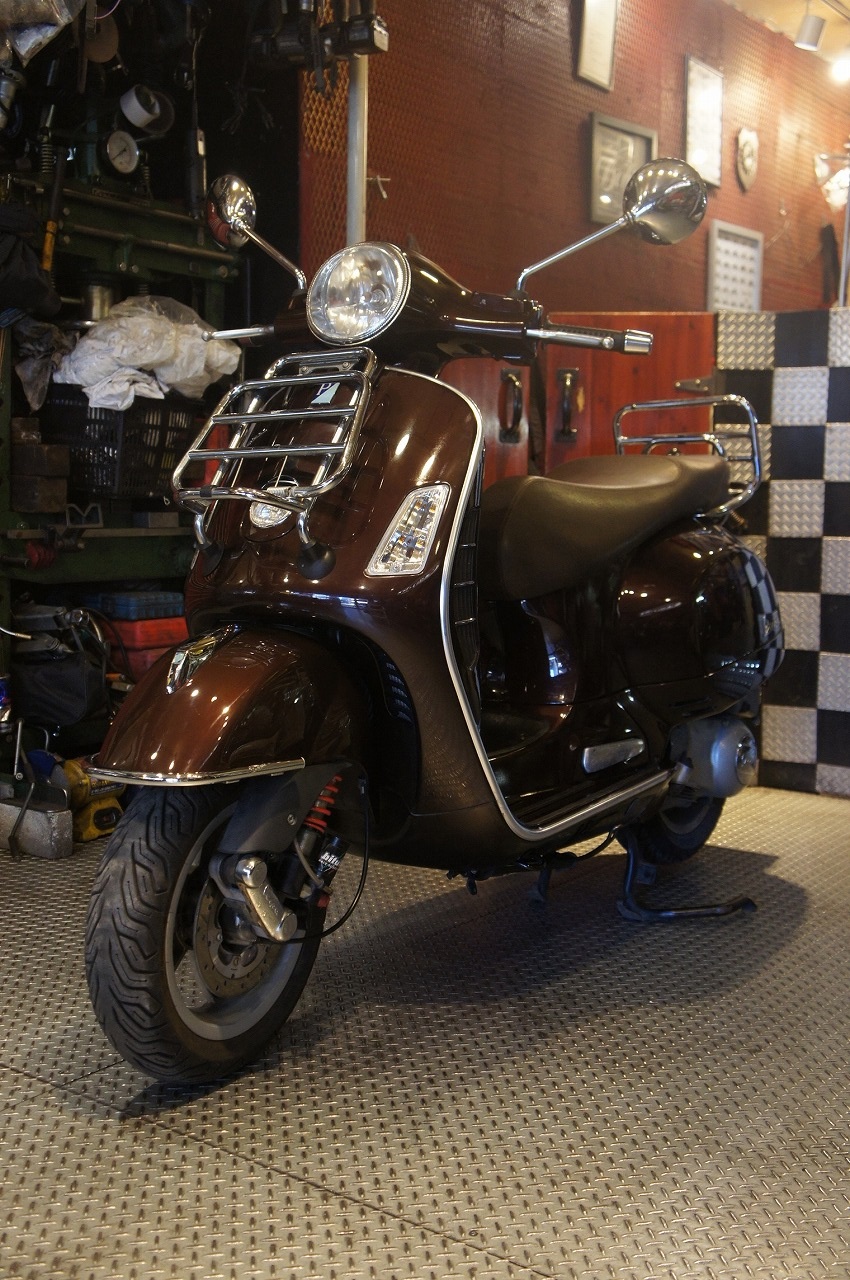 Vespa GTS250ie-2