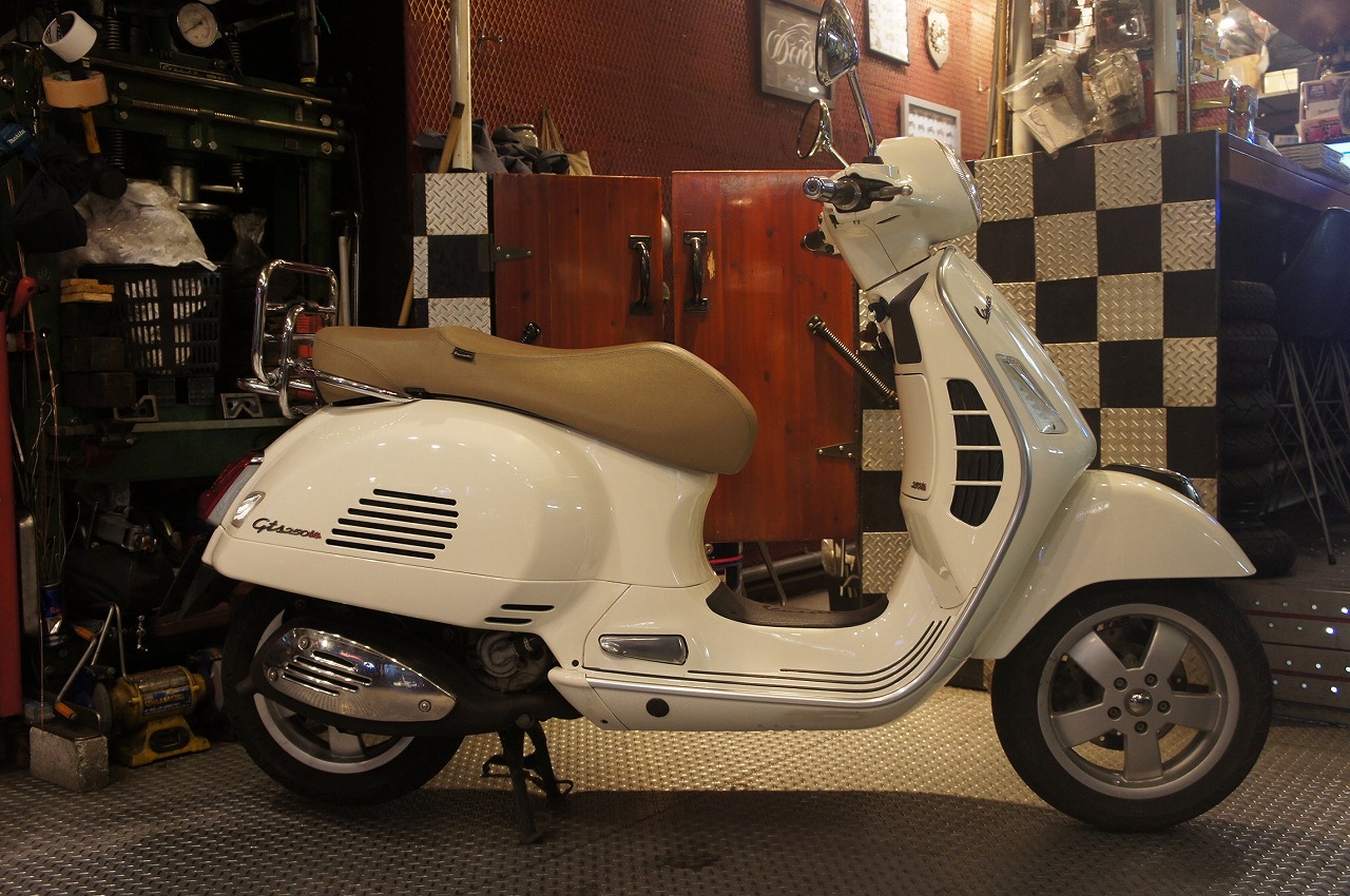 Vespa  GTS250ie-3