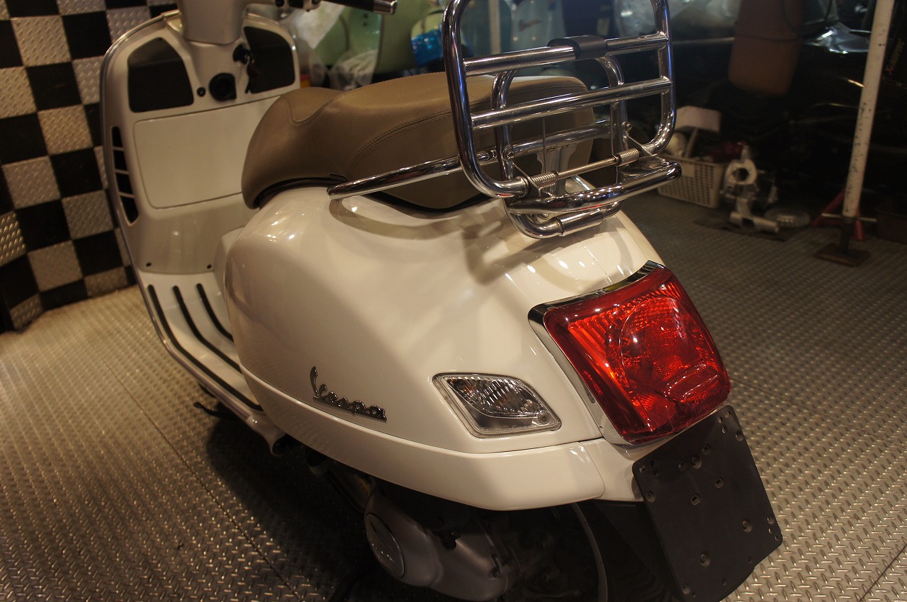 Vespa GTS250ie-3