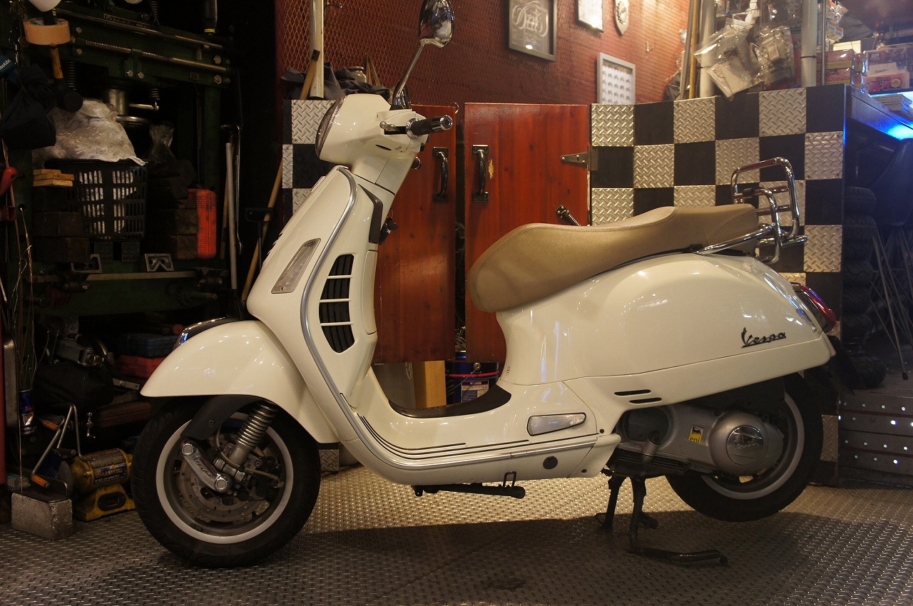 Vespa  GTS250ie-3