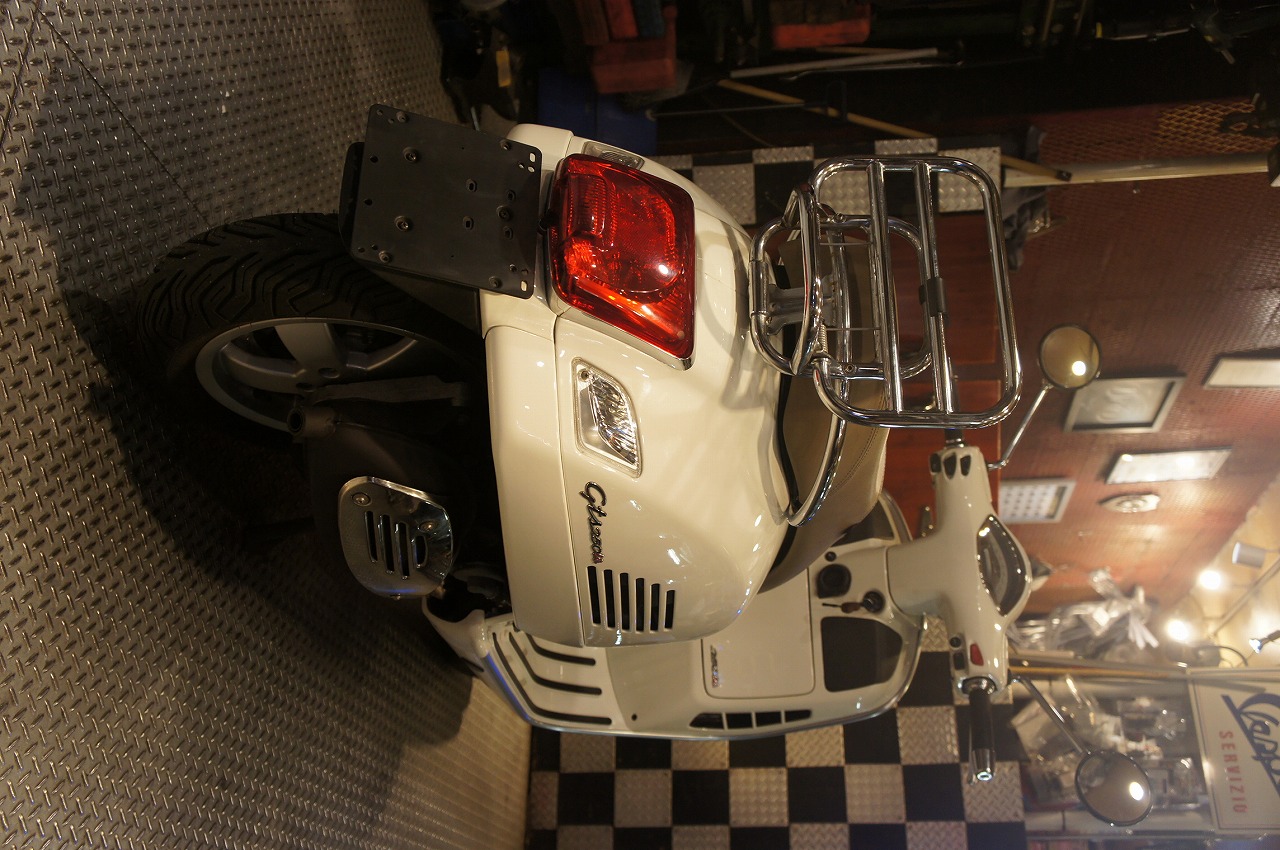 Vespa GTS250ie-3